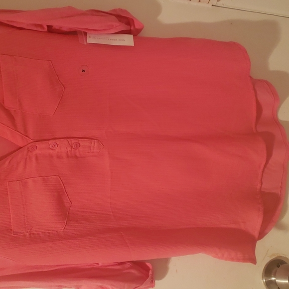 New York & Company V Neck  Blouse 3/4 sleeve, Coral Top - Picture 6 of 8